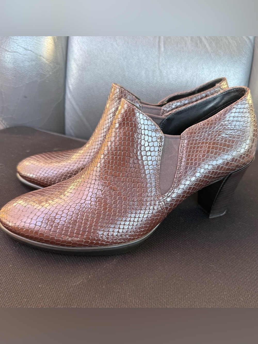 NWOT ECCO Shape 55 Dark Brown Snake Print Pumps 7.5 (38) retail $160